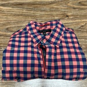 Mens Banana Republic button long sleeve shirt. Size Small.